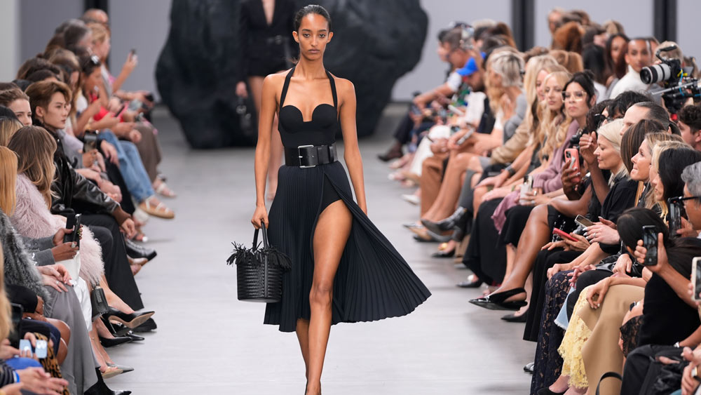 Bold Looks Among Boulders at Michael Kors' New York Fashion Week Show