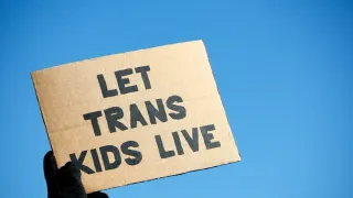 New Hampshire Governor Kelly Ayotte Signs Gender-Affirming Care Ban for Minors into Law