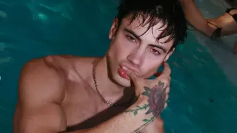 Fun and Sexy Aaron Fuller is a New Kind of Celebrity